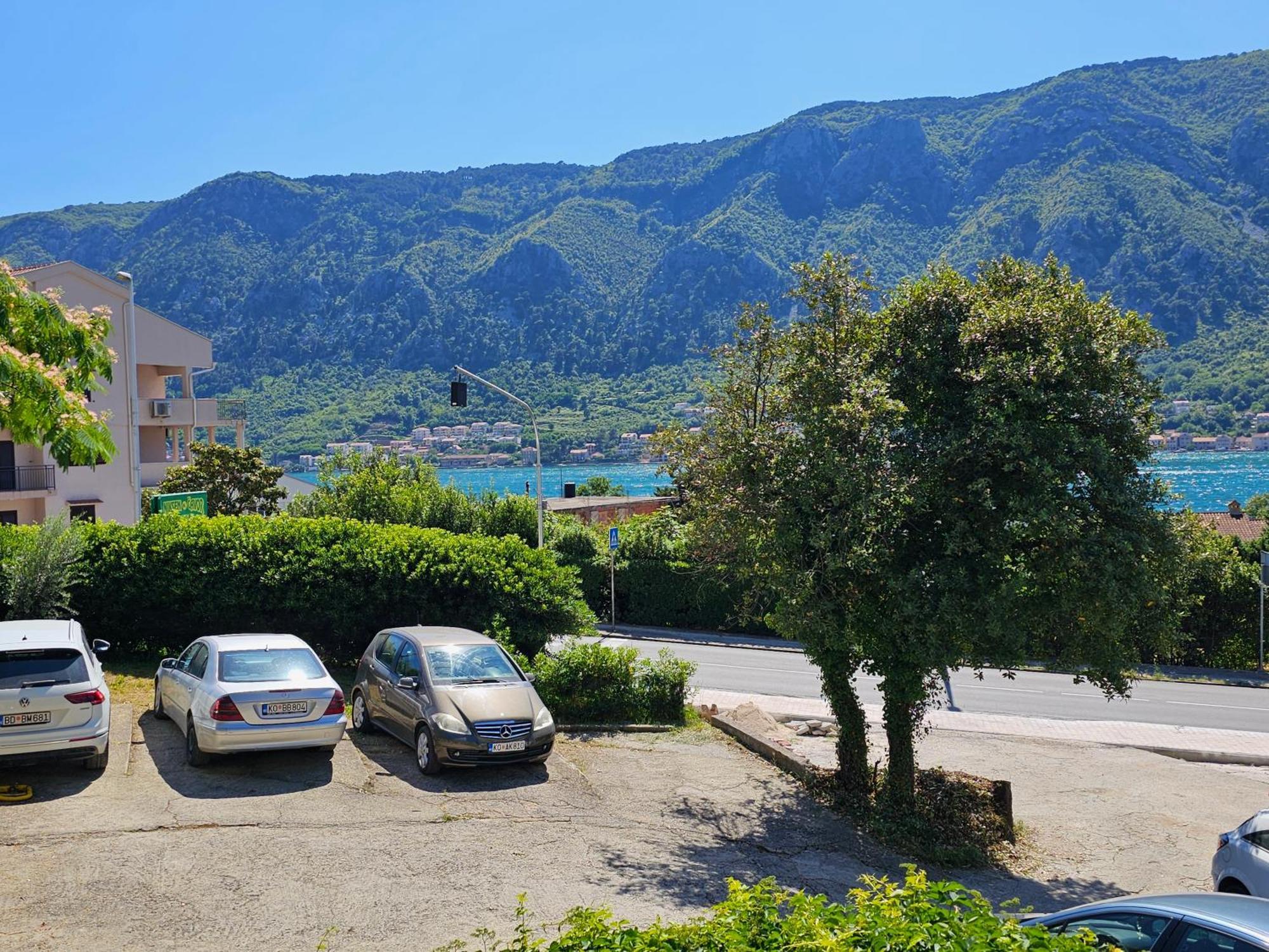 Apartment Luka Cattaro Esterno foto