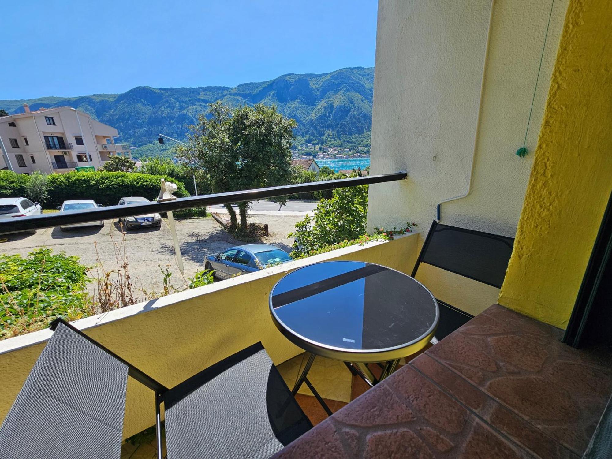 Apartment Luka Cattaro Esterno foto